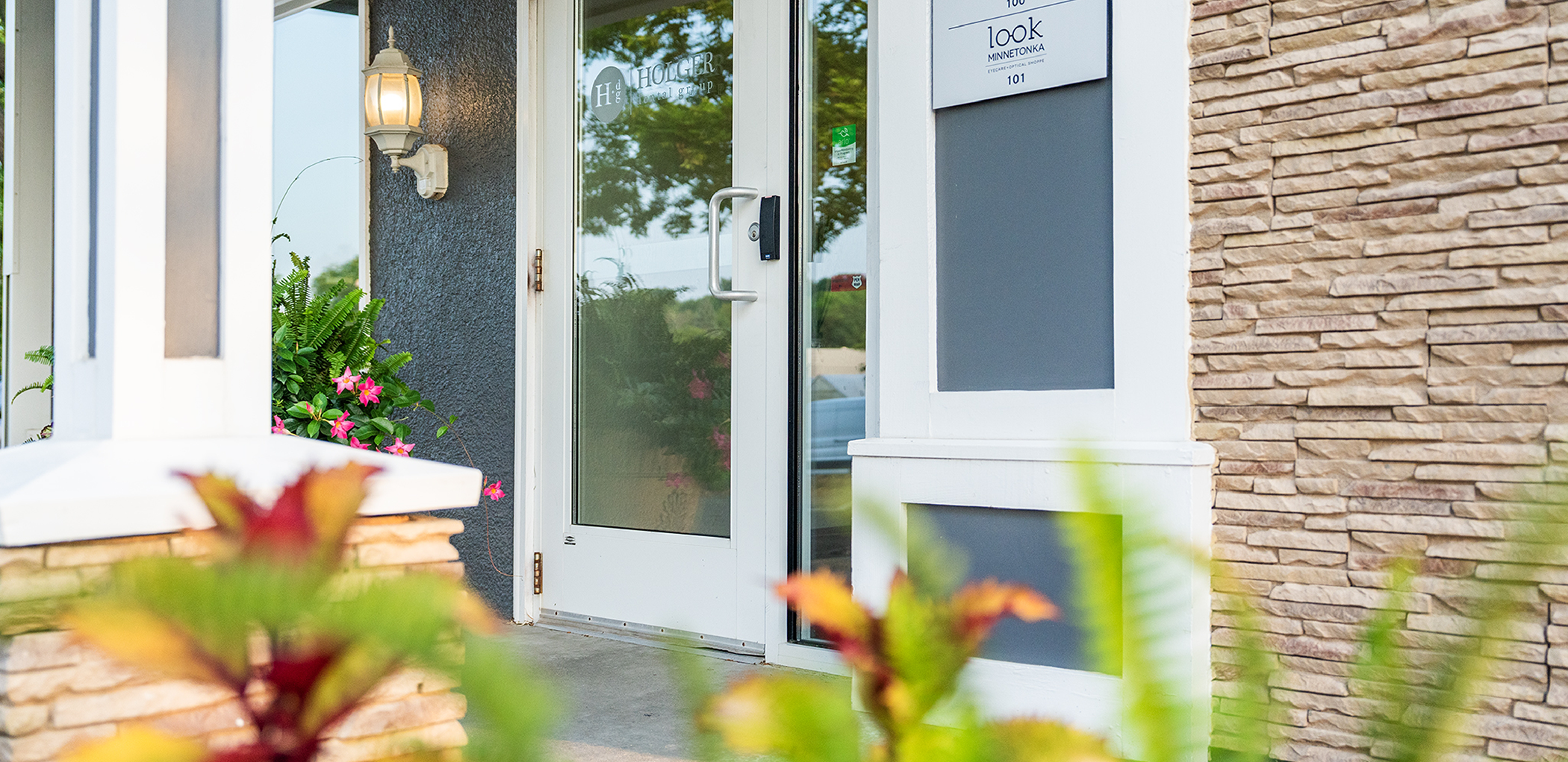 Exterior of the front door of Holger Dental Group in Minnetonka