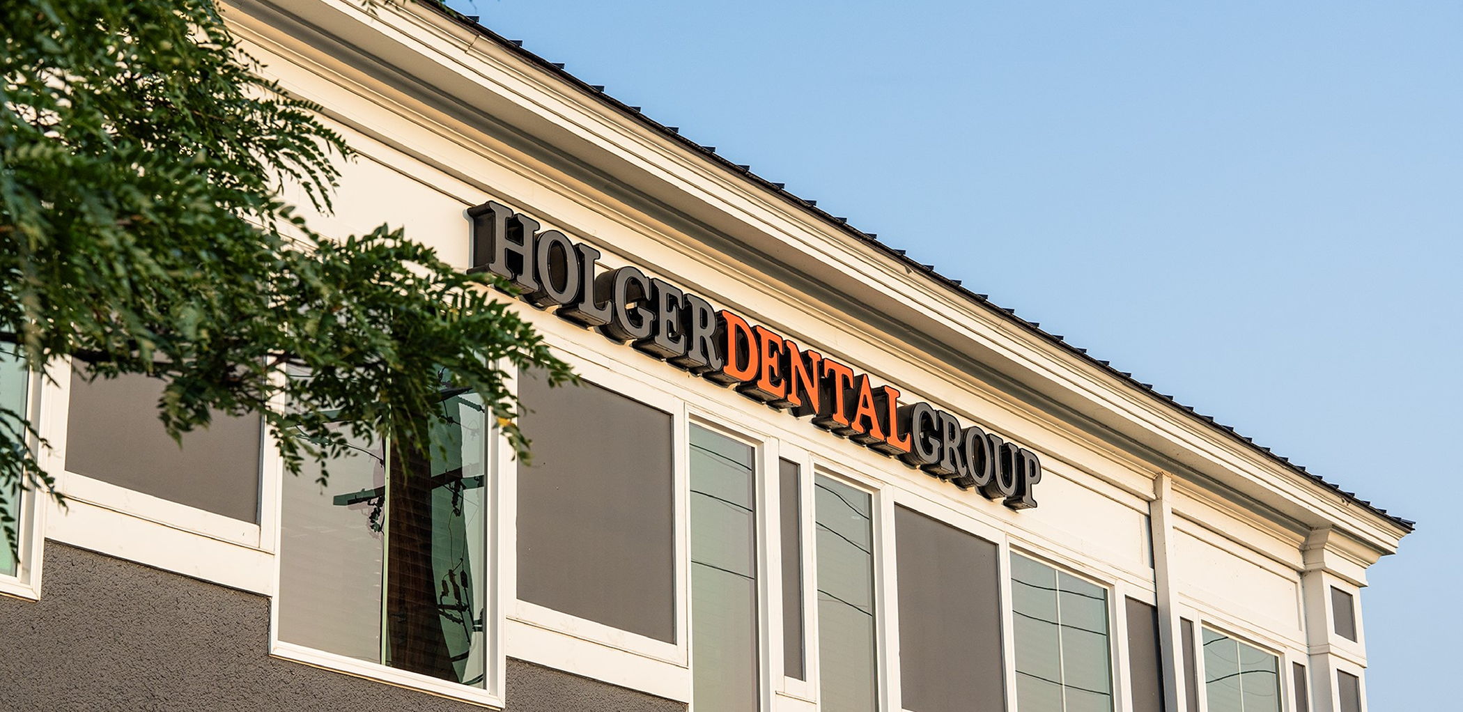 Exterior of the Holger Dental Group office in Minnetonka