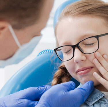 tooth cracked in half